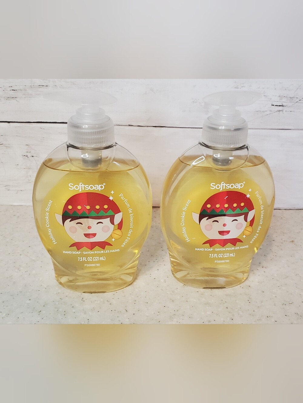 2 Softsoap Holiday Cookie Scent Hand Soap 7.5 oz Limited Edition Christmas Elf